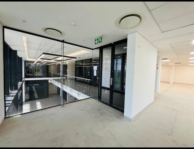 675M² OFFICE TO LET IN WATERFALL